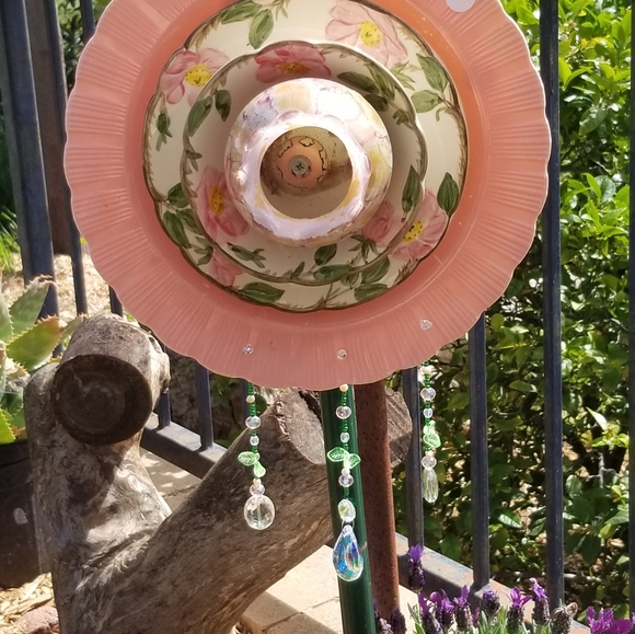 Glass flower suncatchers. Prices $25 to $45 - Picture 5 of 8